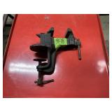 VINTAGE TABLE TOP VISE