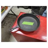 LODGE CAST IRON SKILLET 10SK
