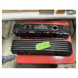 EDELBROCK VINTAGE FINNED ALUMINUM VC, SBC PAIR