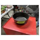 WAGNER CAST IRON POT, 1268D