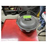 LODGE USA 10 1/4' #8 DUTCH OVEN