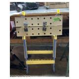 PORTABLE WORK BENCH VISE (TOP CRACKED )
