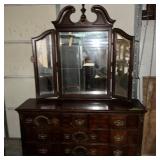 VINTAGE CHINA HUTCH LIGHTED NO SHELVES
