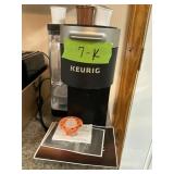 KEURIG COFFEE MAKER