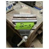 CENTRAL MACHINERY 5' BENCH VISE