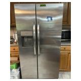 STAINLESS FRIDGIDAIRE REFRIGERATOR FREEZER- WORKS