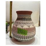NAVAJO POTTERY BY TYRONE W
