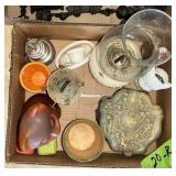 LOT: GLASS CAT, OIL/KEROSENE LAMPS, SEE MORE