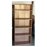 PRESSED WOOD BOOKSHELF WITH ADJUSTABLE SHELVES
