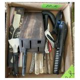 KITCHEN KNIVES & WOOD BLOCK
