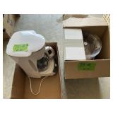LOT: FOOD PROCESSOR AND COFFEE POT