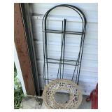 ORNATE CAST IRON FLOOR GRATE OR CHIMNEY COLLAR