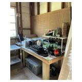 PLANTING POTS +PODS ALL ON TABLE