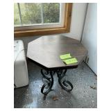 TABLE-METAL BASE 19.5" X 19.5" X 19.5"