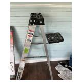LOUISVILLE 4FT LADDER