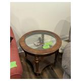 ROUND SIDE TABLE 25" X 22"