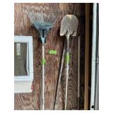 YARD TOOLS X5 RAKES + SHOVELS