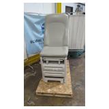 UMF medical 5240 Exam Table