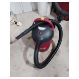 2.5-Gallon Central Machinery Wet/Dry Vacuum