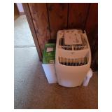 AIRCARE Evaporative Humidifier with Filter