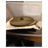 Container of Saw Blades and Grinder Disk