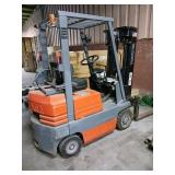 Toyota Forklift LP with 2900 lb Lift needs tlc