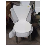 4x bid Molded White Chairs with Metal Legs