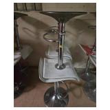 4x bid Chrome and White Bar Stools