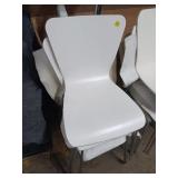 4x bidWhite Stacking Chairs