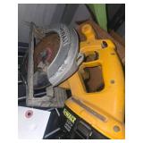 DeWalt 18V Cordless Circular Saw with Blade