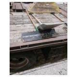 SNOW AND SCOOP SHOVELS