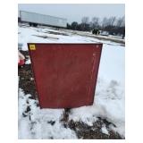 Heavy-Duty Red Metal Bracket