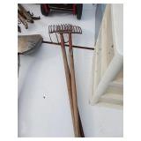 3X BID Three Metal Pitchforks