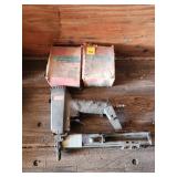 Senco Stapler with 1/4´´ Crown Staples