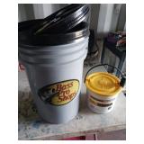 Bass Pro Bait Bucket and Aerator