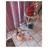 Decorative Lot with Table and Figurines