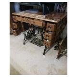 Singer Sewing Machine With Drawers