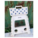 Kensie White Folding Step Stool