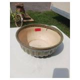 Fitz and Floyd Green Glazed Stoneware Bowl