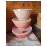3 Pink Plastic Mixing Bowls with Lids