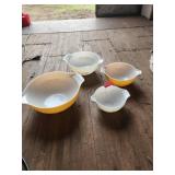 Pyrex Butterfly Gold Mixing Bowl Set of Four