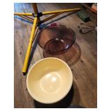 Pyrex Mixing Bowl and Anchor Hocking Bowl