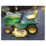 John Deere GX345 Lawn Tractor