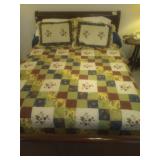 Queen sz Patchwork Quilt w/2 Matching Pillow Shams