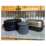Roasting Pans and Cooking Pot
