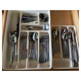 Flatware Set with Assorted Kitchen Utensils