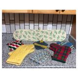 Oven Mitts and Pot Holder Lot