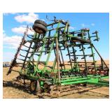 John Deere 960 Field Cultivator