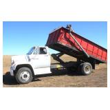 1981 GMC V8 7000 Grain Truck