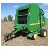 JD567 Mega Wide Round Baler